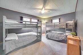 Houghton Lake Vacation Rental - Walk to the Water!