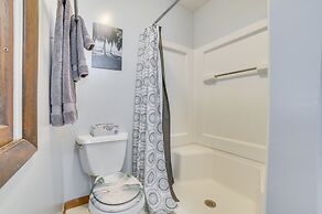 Houghton Lake Vacation Rental - Walk to the Water!