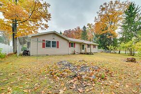 Houghton Lake Vacation Rental - Walk to the Water!