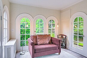Historic Mamaroneck Guest House - Walk to Harbor!