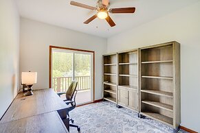 Hawaiian Retreat w/ Ocean Views in Captain Cook!
