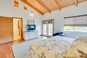 Hawaiian Retreat w/ Ocean Views in Captain Cook!