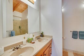 Hawaiian Retreat w/ Ocean Views in Captain Cook!