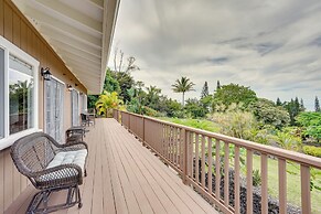 Hawaiian Retreat w/ Ocean Views in Captain Cook!