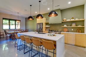 The Retreat at Lake Norman: Boat Dock & Pool!