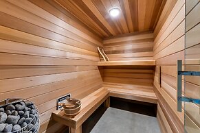 The Retreat at Lake Norman: Boat Dock & Pool!