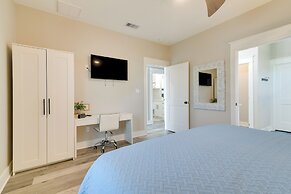 Galveston Home w/ Pool Access, Walk to Beaches!