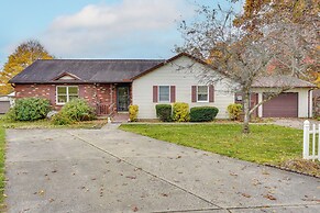 Pool, Deck & Fire Pit: Dog-friendly Ohio Escape!