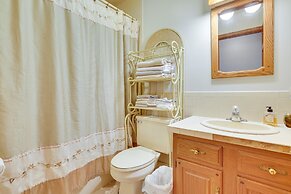 Pool, Deck & Fire Pit: Dog-friendly Ohio Escape!