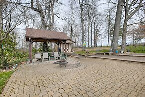 Pool, Deck & Fire Pit: Dog-friendly Ohio Escape!