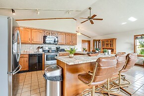 Pool, Deck & Fire Pit: Dog-friendly Ohio Escape!