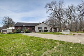 Pool, Deck & Fire Pit: Dog-friendly Ohio Escape!