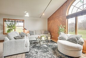 Pool, Deck & Fire Pit: Dog-friendly Ohio Escape!