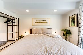 Jefferson Park Apartment: Walk to Empower Field!