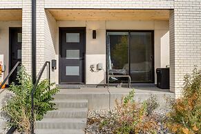 Jefferson Park Apartment: Walk to Empower Field!