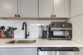 Jefferson Park Apartment: Walk to Empower Field!