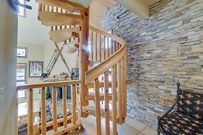 Mammoth Lakes Condo - Steps to Ski Lift!