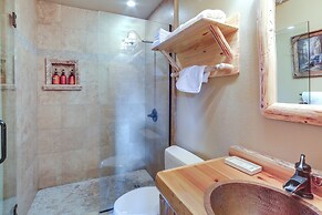 Mammoth Lakes Condo - Steps to Ski Lift!