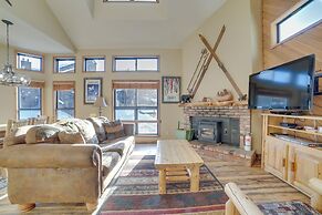 Mammoth Lakes Condo - Steps to Ski Lift!