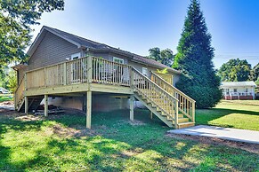 Central High Point Home < 1 Mi to Downtown!