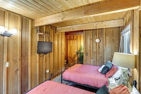 Near Skiing & Hiking: Dog-friendly Big Bear Cabin