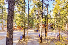 Near Skiing & Hiking: Dog-friendly Big Bear Cabin