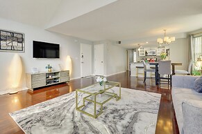 Kissimmee Condo w/ Perks: 6 Mi to Disney World!