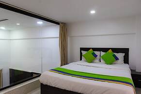 Treebo The Blue Roof