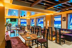 Treebo The Blue Roof