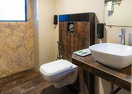 Treebo The Blue Roof