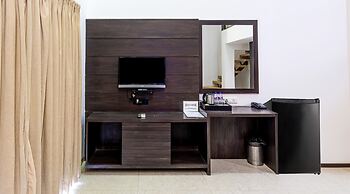 Treebo The Blue Roof