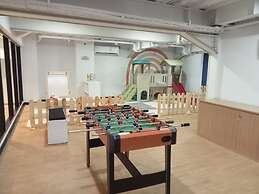 Spacious And Elegant Studio Loft Kingland Avenue Apartment