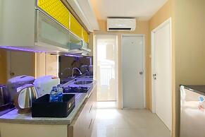 Restful And Modern 2Br Bassura City Apartment