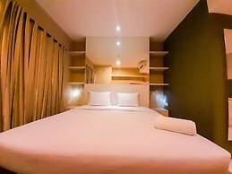 Modern And Cozy Studio At Student Park Apartment