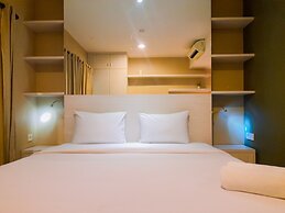 Modern And Cozy Studio At Student Park Apartment