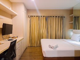 Modern And Cozy Studio At Student Park Apartment