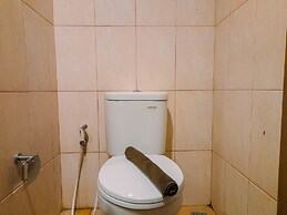 Modern And Cozy Studio At Student Park Apartment