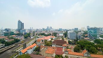 Warm And Best Studio At Menteng Park Apartment