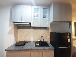 Modern Classic Studio At Mataram City Apartment