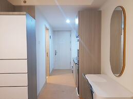 Modern Classic Studio At Mataram City Apartment