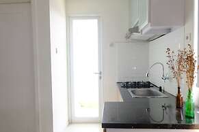 Modern Look 2Br At Apartment Parahyangan Residence