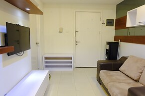 Homey And Modern Designed 2Br Apartment Parahyangan Residence