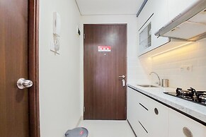 Homey And Nice Studio At Transpark Bintaro Apartment