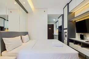 Homey And Nice Studio At Transpark Bintaro Apartment