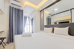 Homey And Nice Studio At Transpark Bintaro Apartment