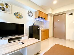 Homey And Modern 2Br At 6Th Floor Meikarta Apartment