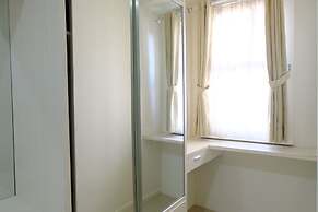 Stylish Modern 2Br Apartment At Parahyangan Residence