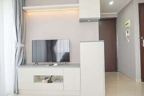 Modern Look And Comfy 2Br Menteng Park Apartment