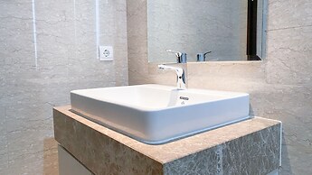 Modern Look And Comfy 2Br Menteng Park Apartment