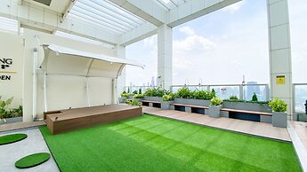 Modern Look And Comfy 2Br Menteng Park Apartment